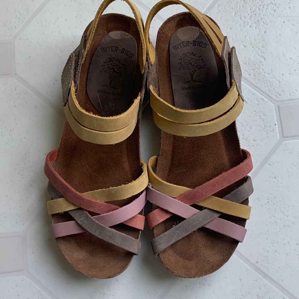 Inter-Bios Spain made sandals. Size 40.